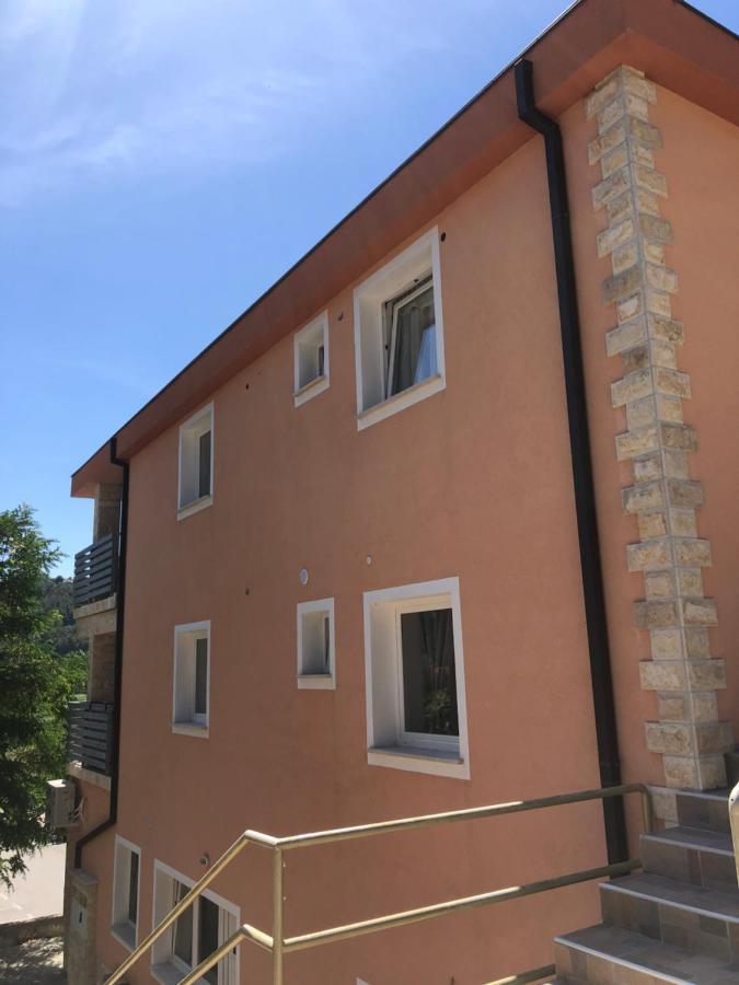 Apartments Chilla *** Lopar Eksteriør bilde